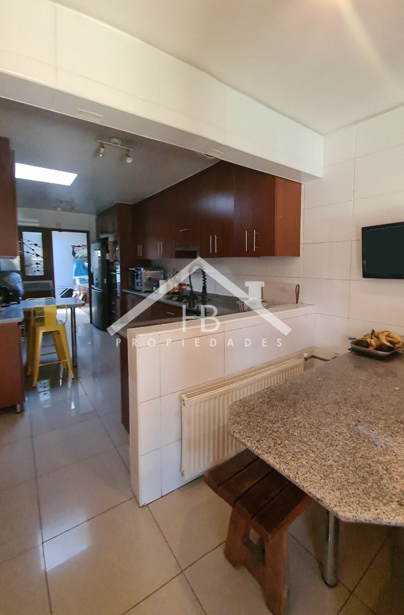 Venta Casa P 5D en suite Walk-in cl&oacute;set 6B 2E 1B San Carlos de Apoquindo - Las Condes