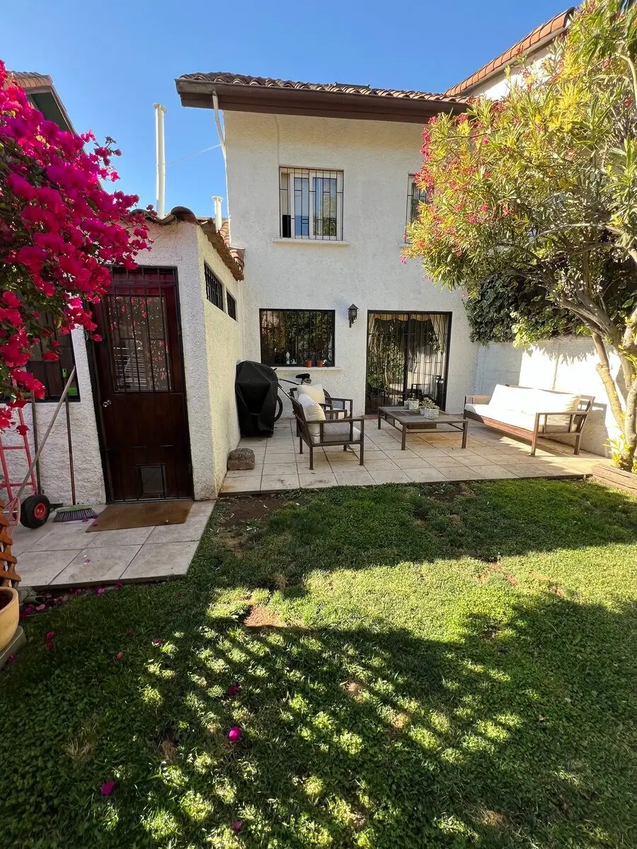 Venta Casa NO 4D en suite Walk-in cl&oacute;set 3B 2E 1B Alto Las Condes - Las Condes