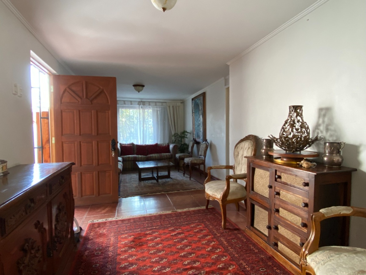 Venta Casa NP 4D 3B 2E 1B Rotonda Atenas - Las Condes