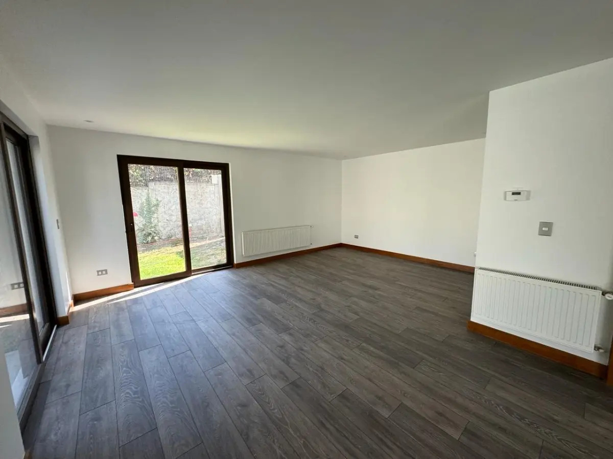 Venta Casa NO 6D Walk-in cl&oacute;set 4B 2E 1B San Carlos de Apoquindo - Las Condes