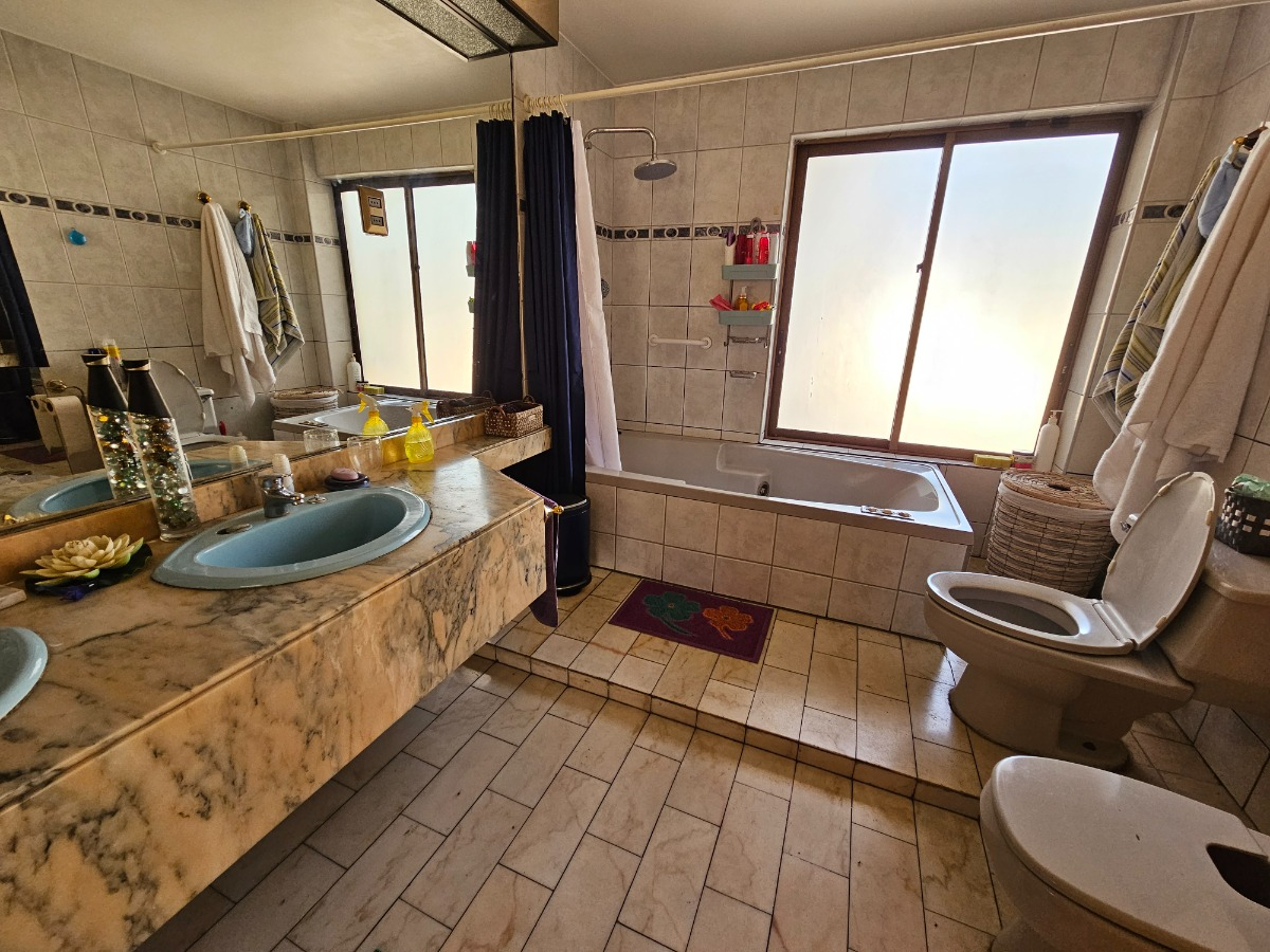 Venta Casa O 5D en suite Walk-in cl&oacute;set 7B 9E 2B Los Dominicos - Las Condes