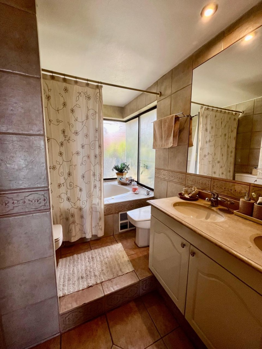 Venta Casa NP 5D en suite Walk-in cl&oacute;set 6B 3E 2B Los Dominicos - Las Condes