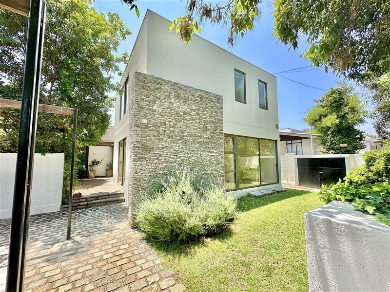 Arriendo Casa NorOriente-Poniente 5D 3B 2E 1B Jard&iacute;n Del Este - Vitacura