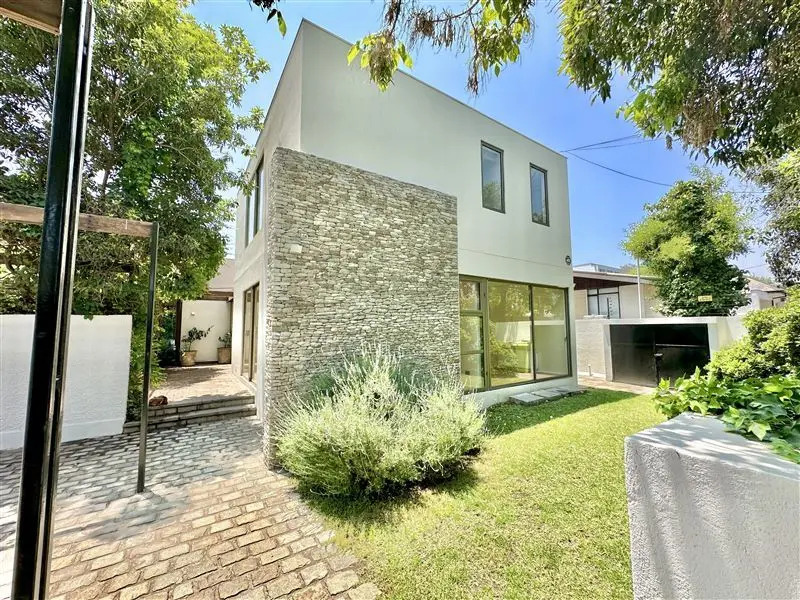 Arriendo Casa NorOriente-Poniente 5D 3B 2E 1B Jard&iacute;n Del Este - Vitacura