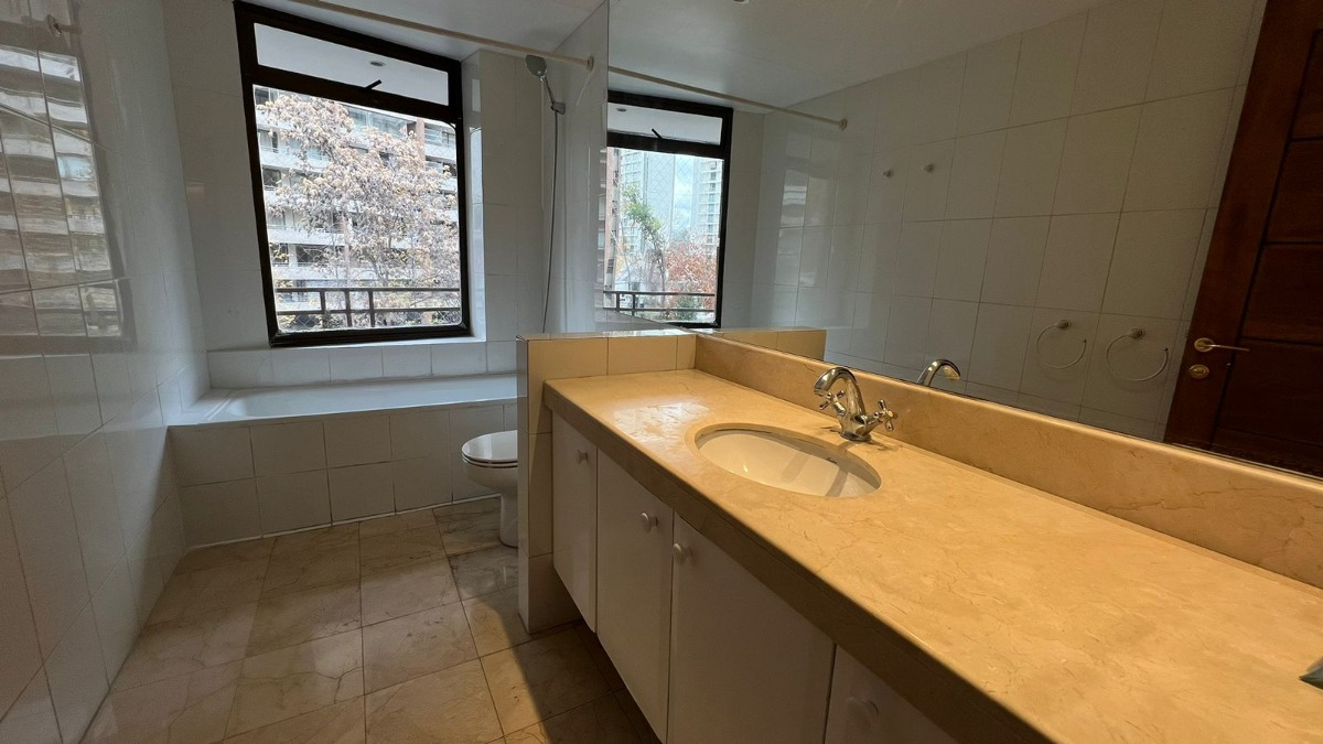 Arriendo Departamento SP 3D en suite 2B 2E 1B Barrio El Golf - Las Condes