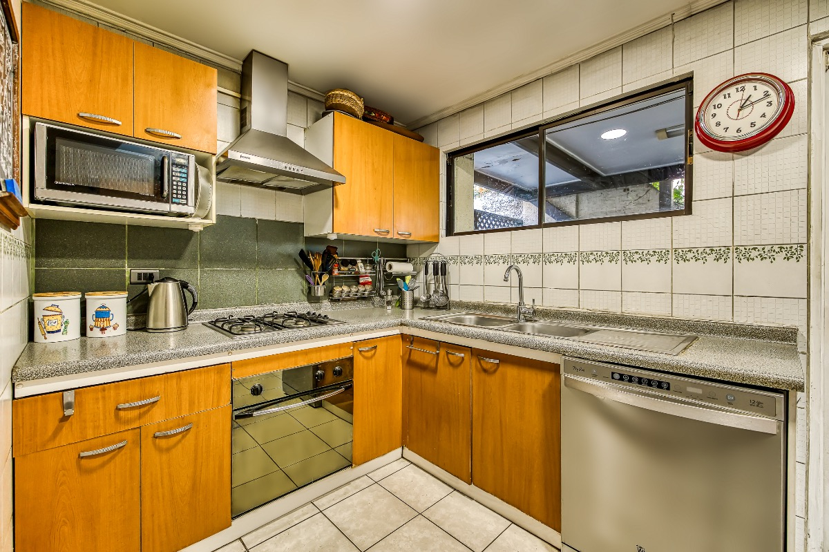 Venta Casa NO 5D en suite 4B 2E Los Dominicos - Las Condes