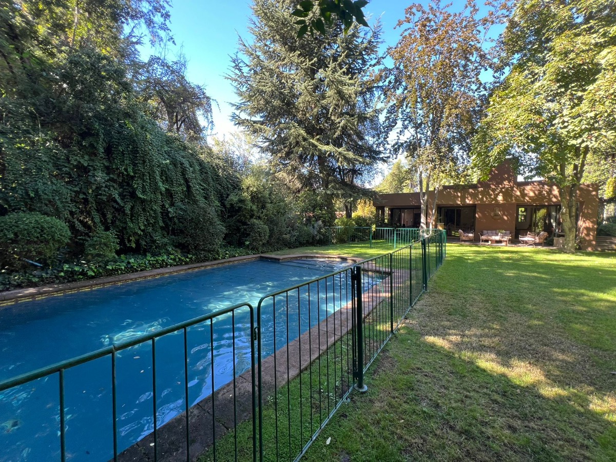 Venta Casa NO 5D en suite Walk-in cl&oacute;set 5B 2E 1B La Dehesa - Lo Barnechea