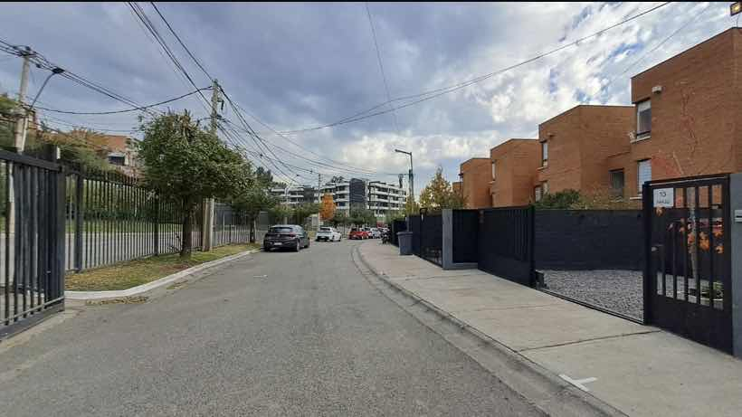 Venta Casa 5D 4B 2E Quinchamal&iacute; - Las Condes