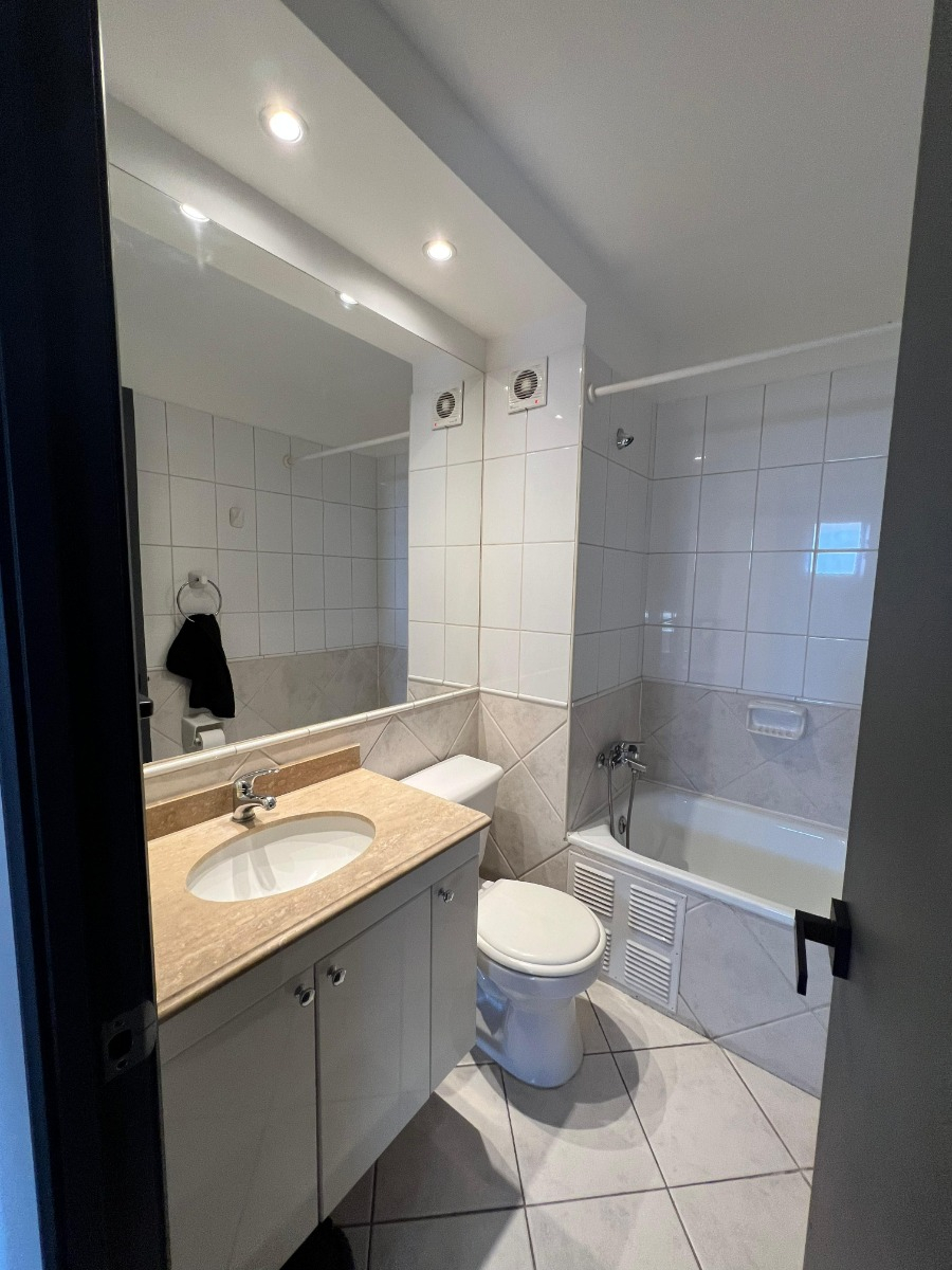 Venta Departamento SO 2D en suite 2B 1E 1B Rotonda Atenas - Las Condes