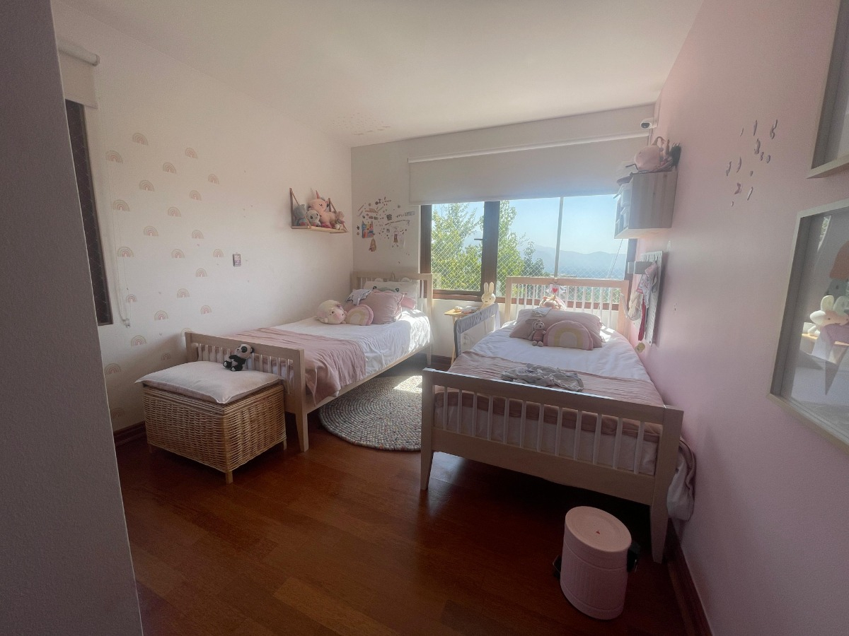 Arriendo Casa NP 4D Walk-in cl&oacute;set 4B 3E 1B San Carlos de Apoquindo - Las Condes