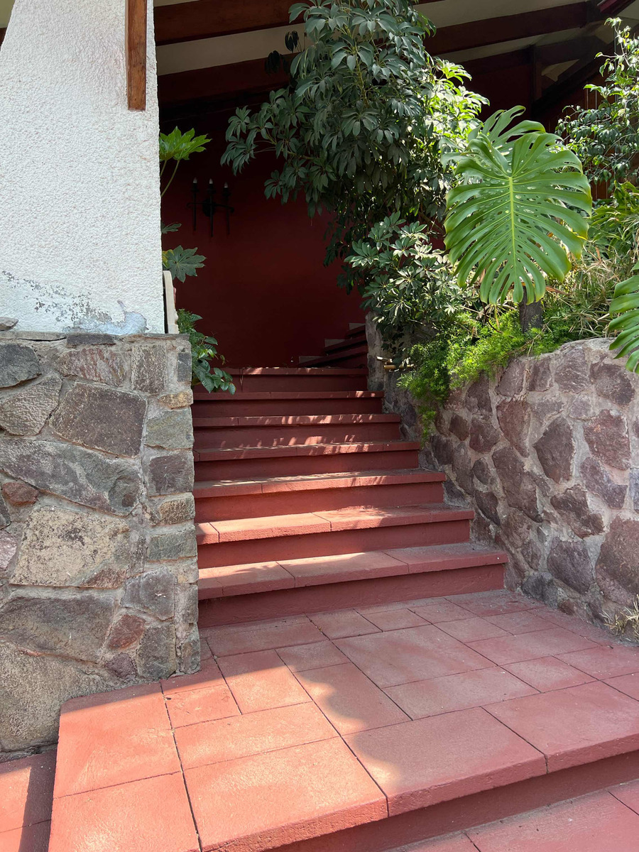 Venta Casa 5D 4B 8E Lo Curro - Vitacura