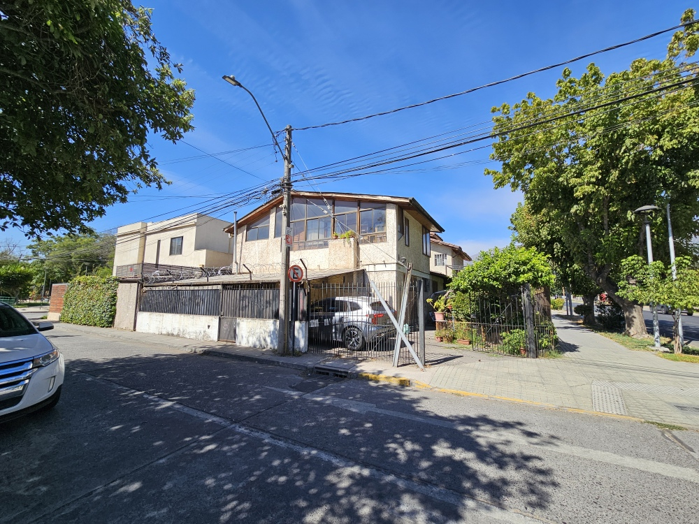 Venta Casa 4D 3B 3E Metro Sim&oacute;n Bolivar - La Reina