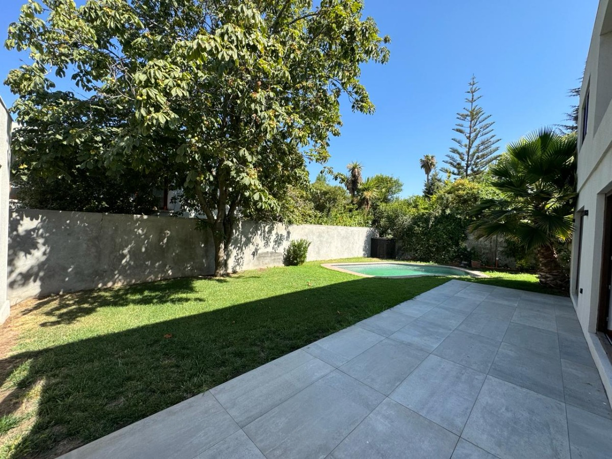 Venta Casa NO 6D Walk-in cl&oacute;set 4B 2E 1B San Carlos de Apoquindo - Las Condes