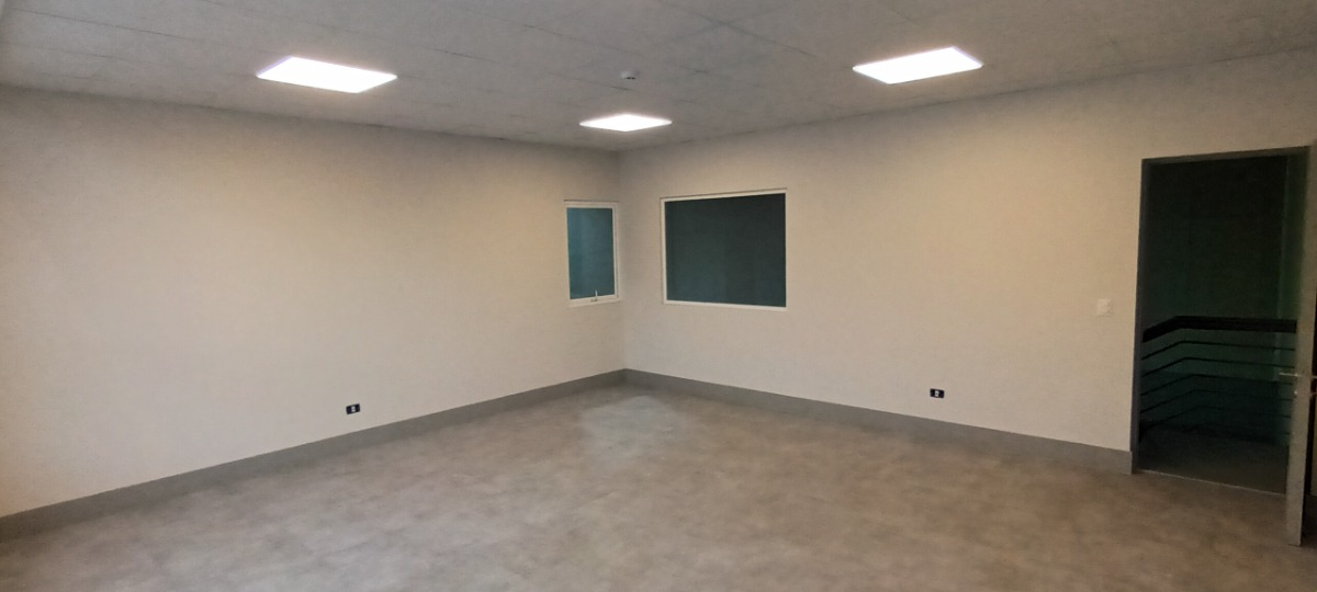 Bodega Comercial Nuevas Y De Gran Altura Para Almacenamiento