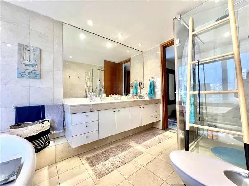 Venta Departamento SO 4D en suite Walk-in cl&oacute;set 5B 3E 1B Villa El Dorado - Vitacura