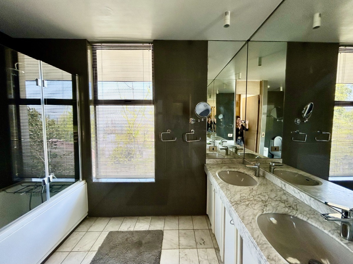 Arriendo Casa N 5D en suite Walk-in cl&oacute;set 6B 6E 2B Santa Mar&iacute;a de Manquehue - Vitacura