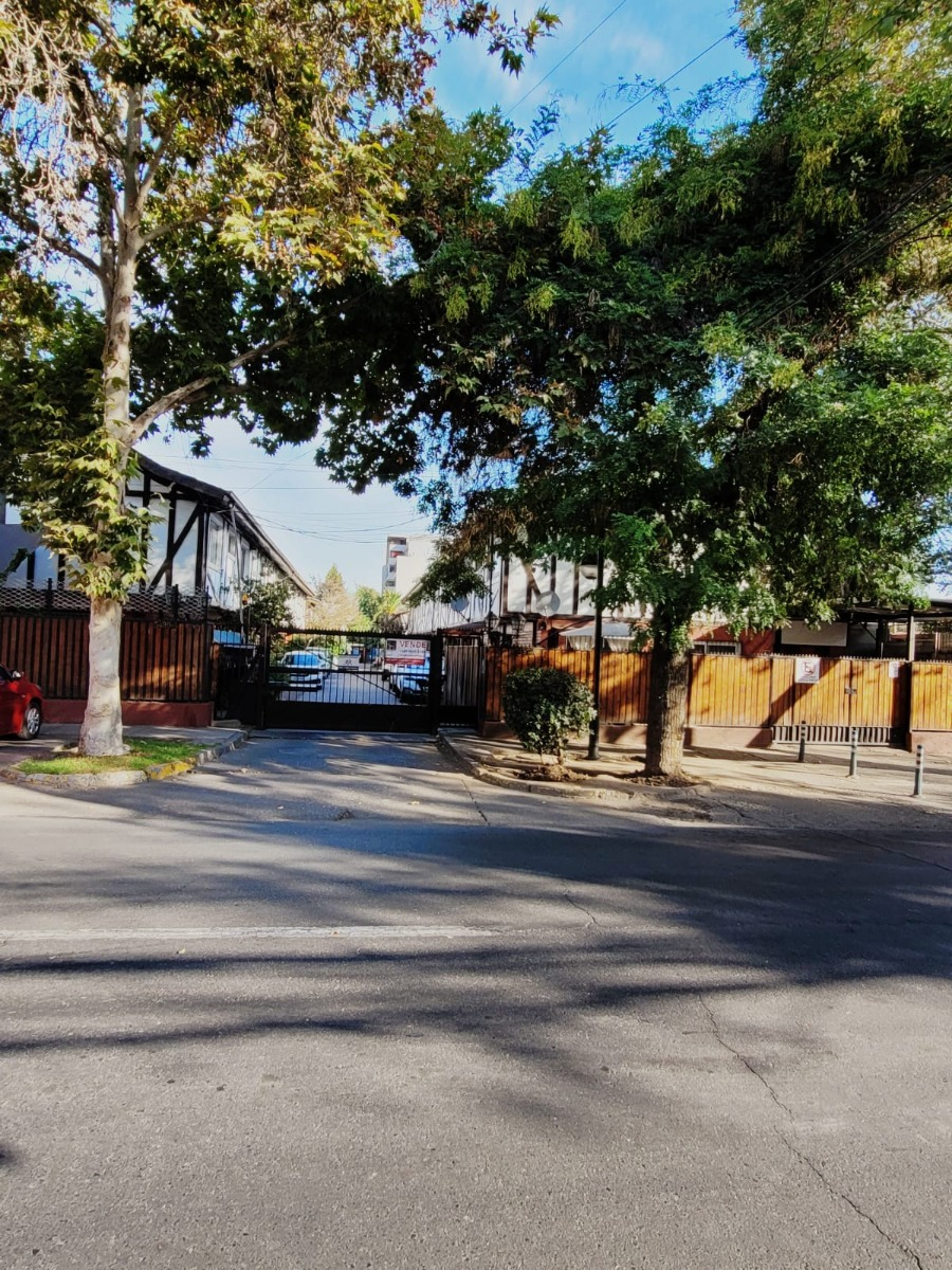 Arriendo Casa 3D 2B 1E 1B  - La Reina