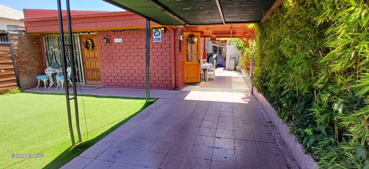 Venta Casa 3D Walk-in cl&oacute;set 2B 2E 1B Rotonda Atenas - Las Condes