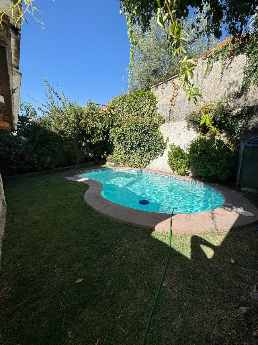 Arriendo Casa NO 4D en suite Walk-in cl&oacute;set 3B 1E San Carlos de Apoquindo - Las Condes