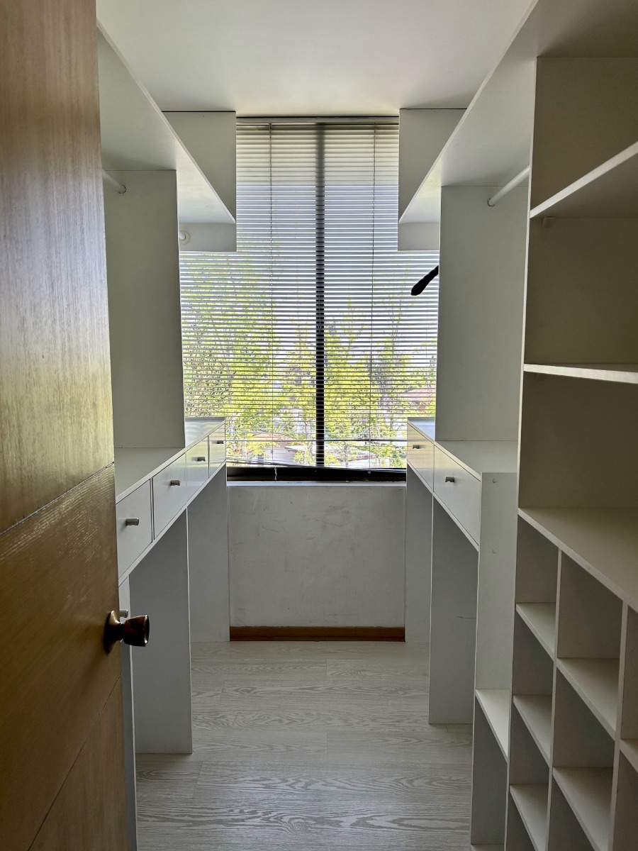 Arriendo Casa N 5D en suite Walk-in cl&oacute;set 6B 6E 2B Santa Mar&iacute;a de Manquehue - Vitacura