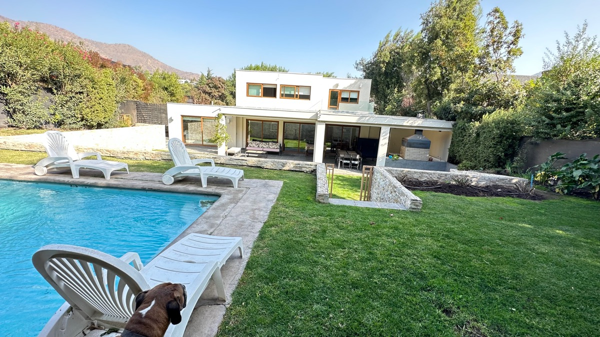 Venta Casa O 5D en suite Walk-in cl&oacute;set 4B 2E 1B Chicureo - Colina