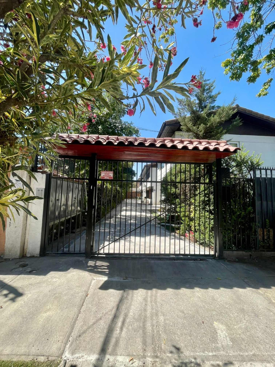 Arriendo Casa 3D 2B 1E Pepe Vila - La Reina