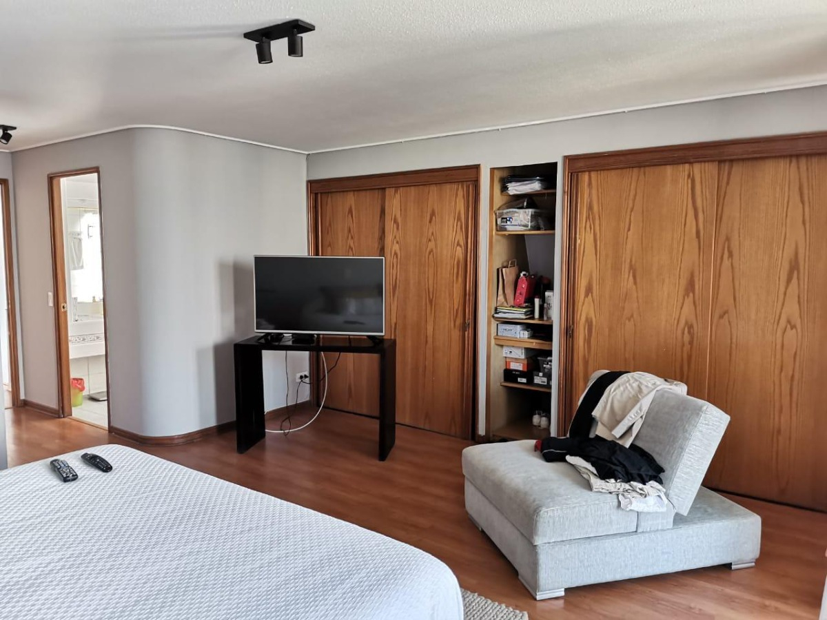 Venta Departamento NO 2D en suite Walk-in cl&oacute;set 3B 1E 1B Barrio El Golf - Las Condes