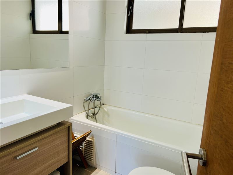 Venta Casa Poniente 5D en suite Walk-in cl&oacute;set 6B 4E 1B El Remanso - Las Condes