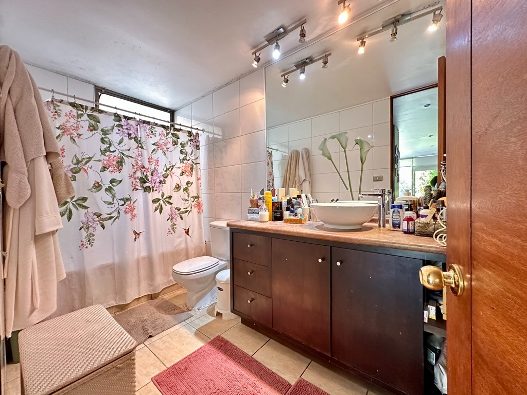 Venta Casa NO 6D en suite Walk-in cl&oacute;set 5B 2E 1B San Carlos de Apoquindo - Las Condes