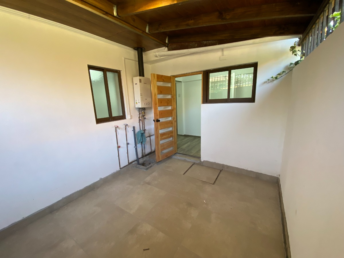 Venta Casa NO 3D 2B 2E 1Bd Carlos Ossand&oacute;n - La Reina