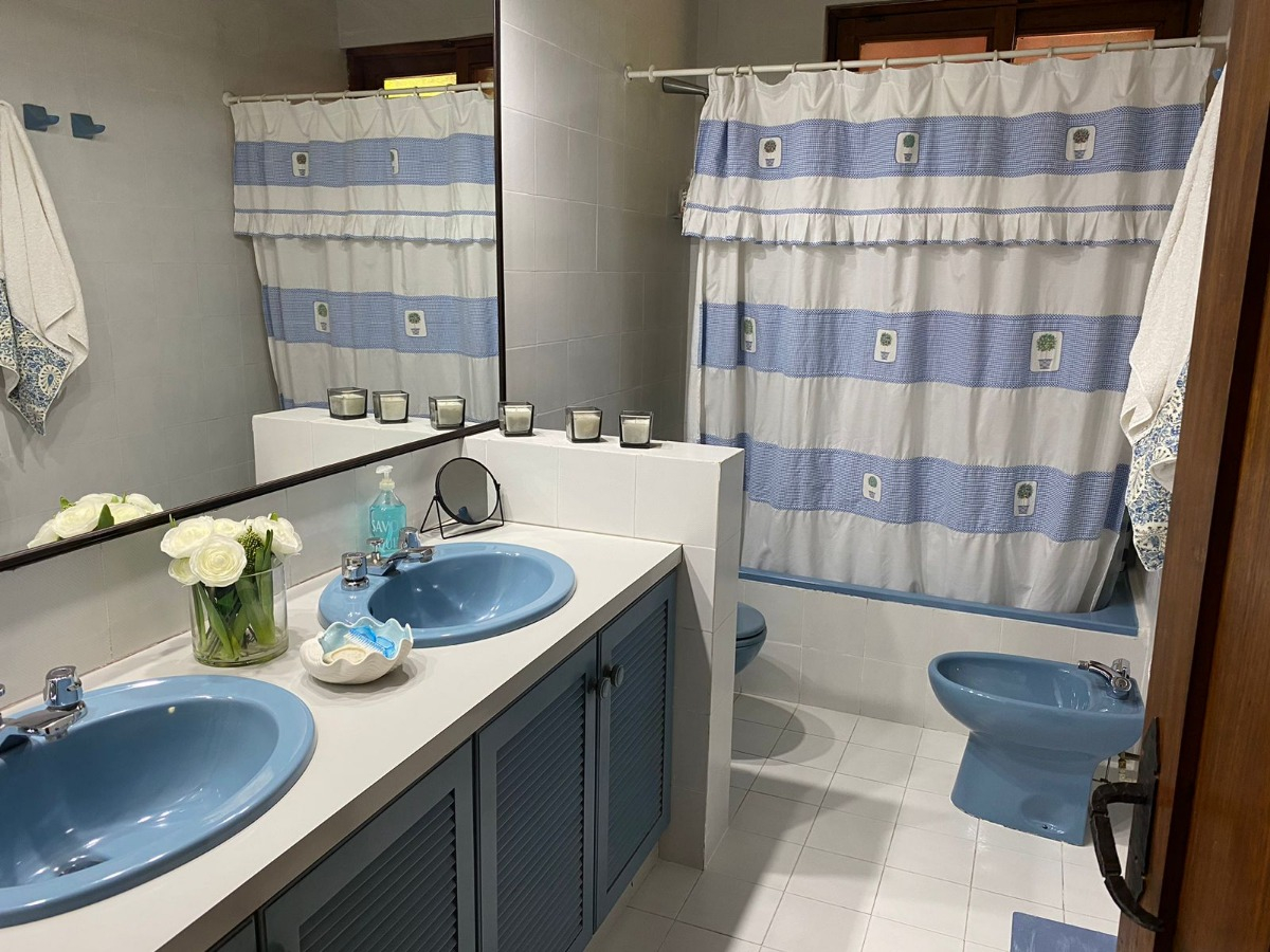 Venta Casa NO 4D 3B 5E 1B La Dehesa - Lo Barnechea