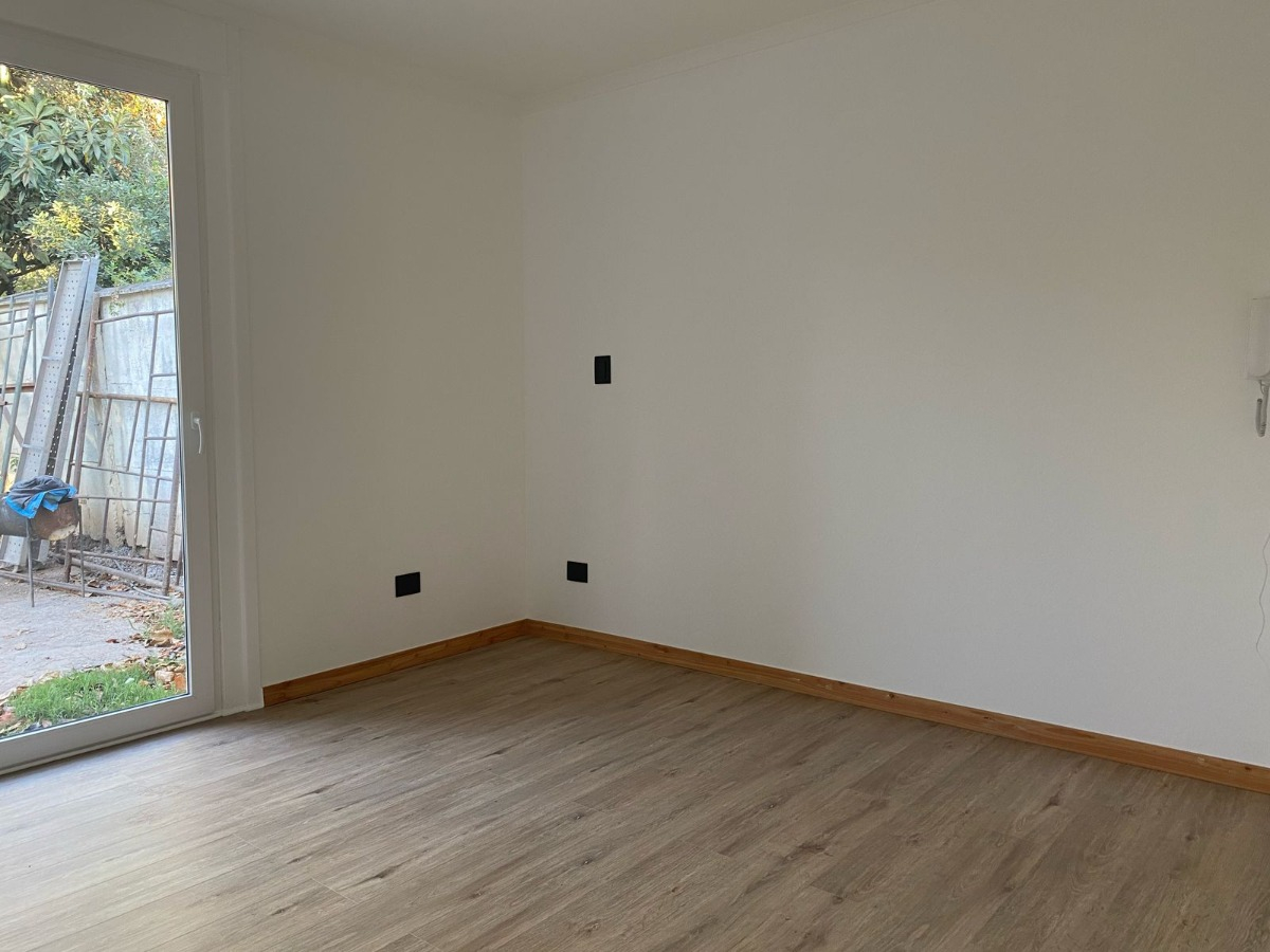 Venta Casa NO 3D en suite Walk-in cl&oacute;set 3B 2E 1Bd Estoril - Las Condes