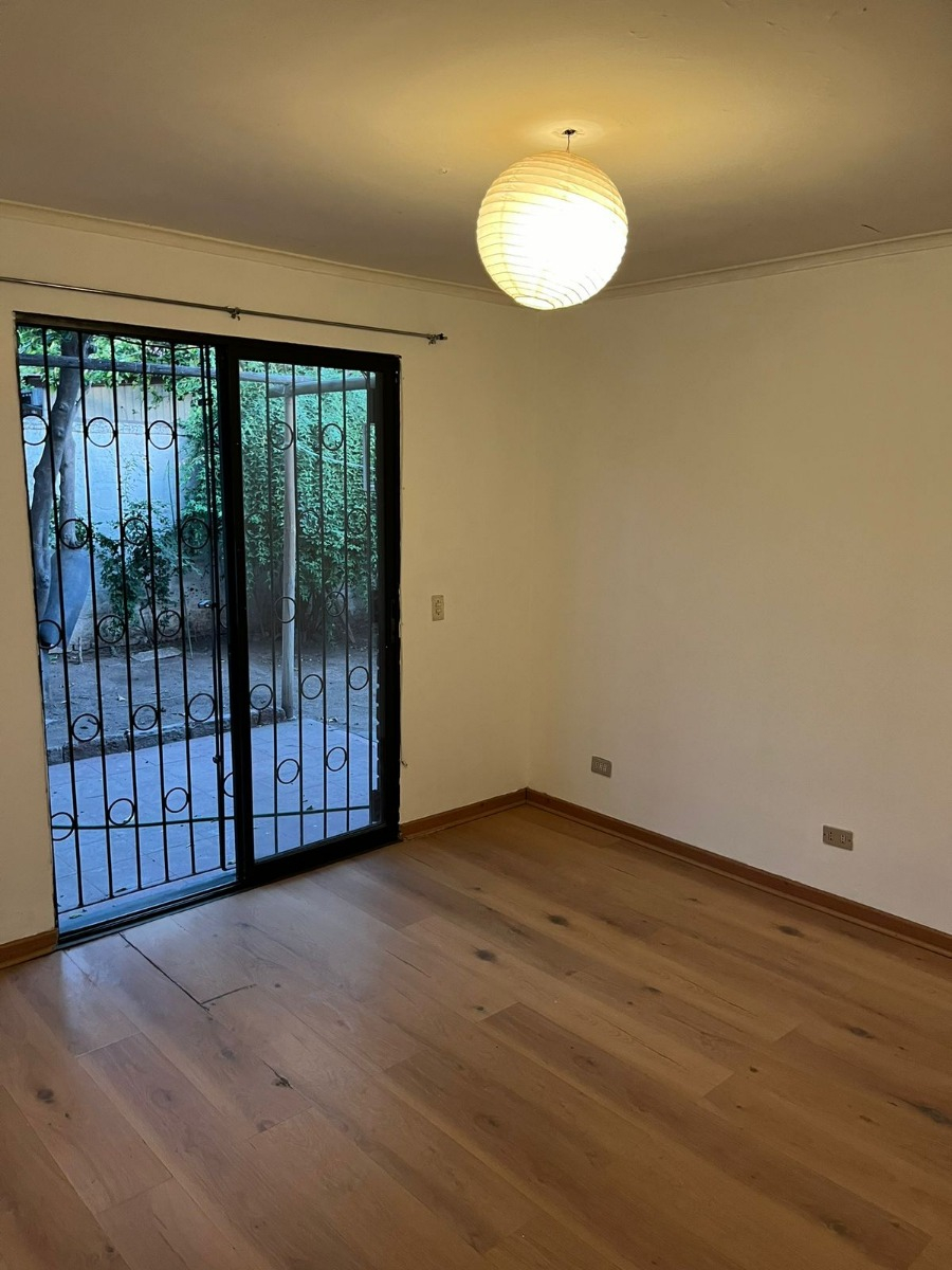 Venta Casa S 3D 1B 2E 1B Carlos Ossand&oacute;n - La Reina
