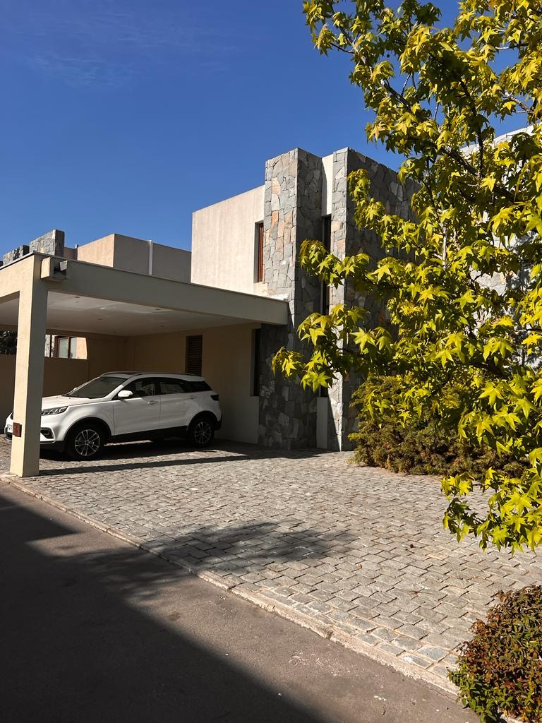 Venta Casa NO 4D 4B 3E 1B La Dehesa - Lo Barnechea