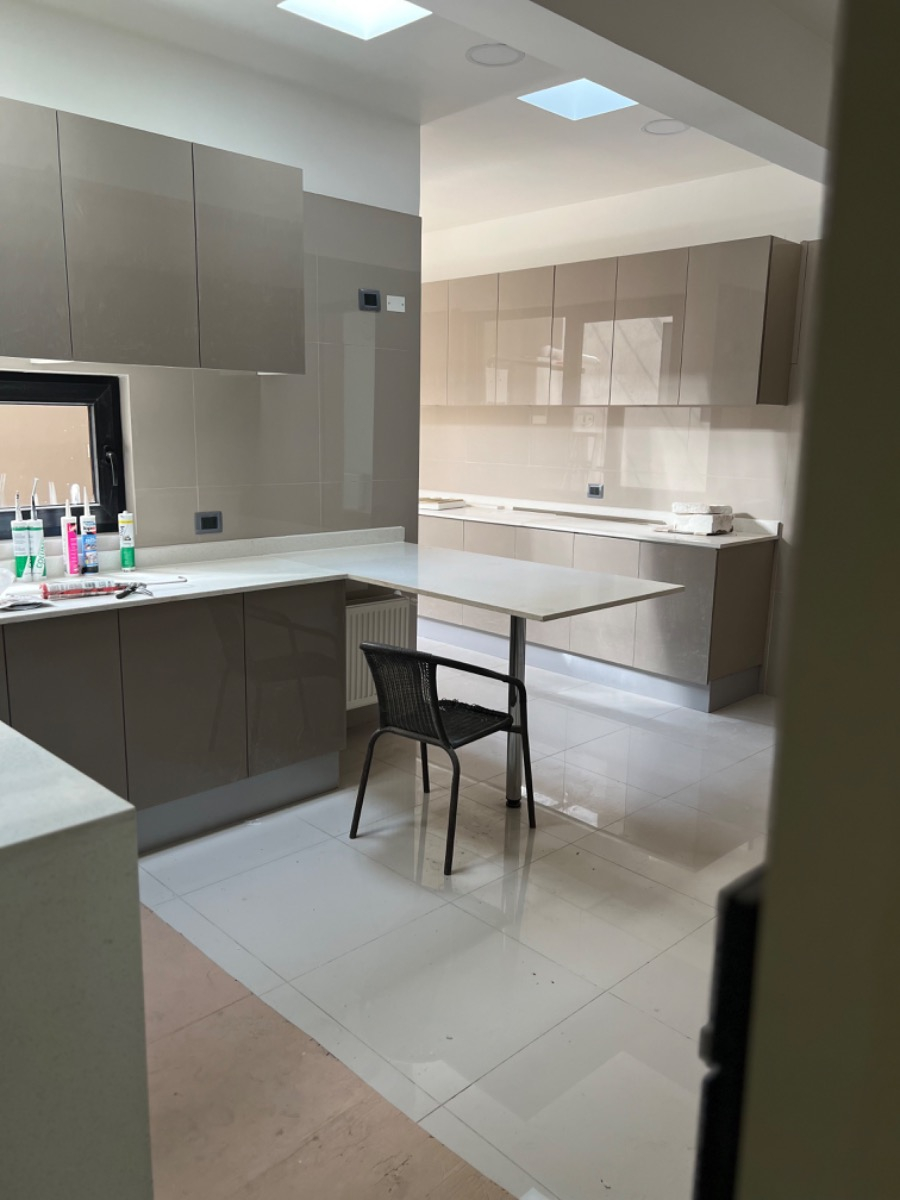 Arriendo Casa NO 4D en suite Walk-in cl&oacute;set 4B 3E La Dehesa - Lo Barnechea