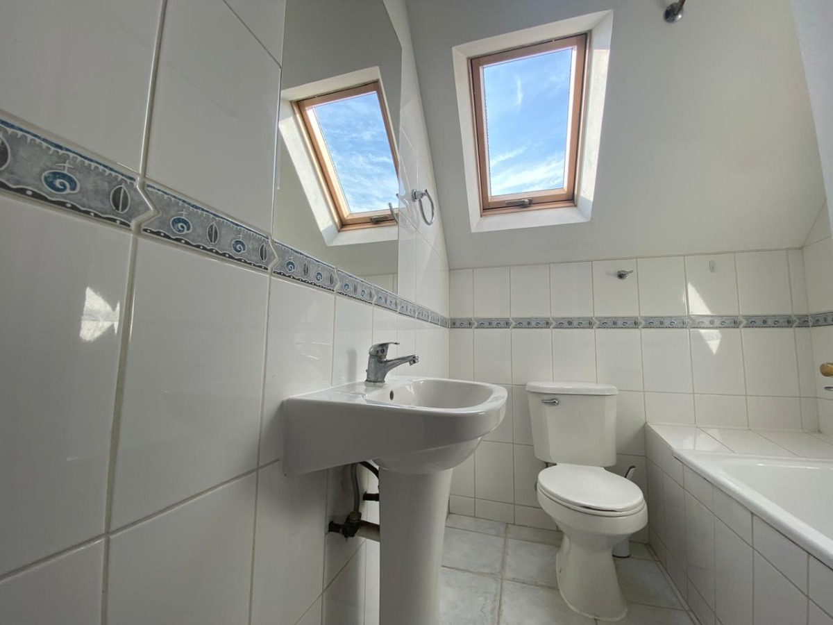 Arriendo Casa O 6D en suite Walk-in cl&oacute;set 5B 2E La Dehesa - Lo Barnechea