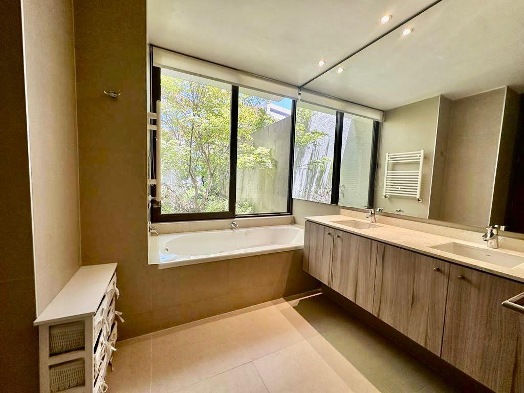 Venta Casa N 6D en suite Walk-in cl&oacute;set 5B 2E La Dehesa - Lo Barnechea