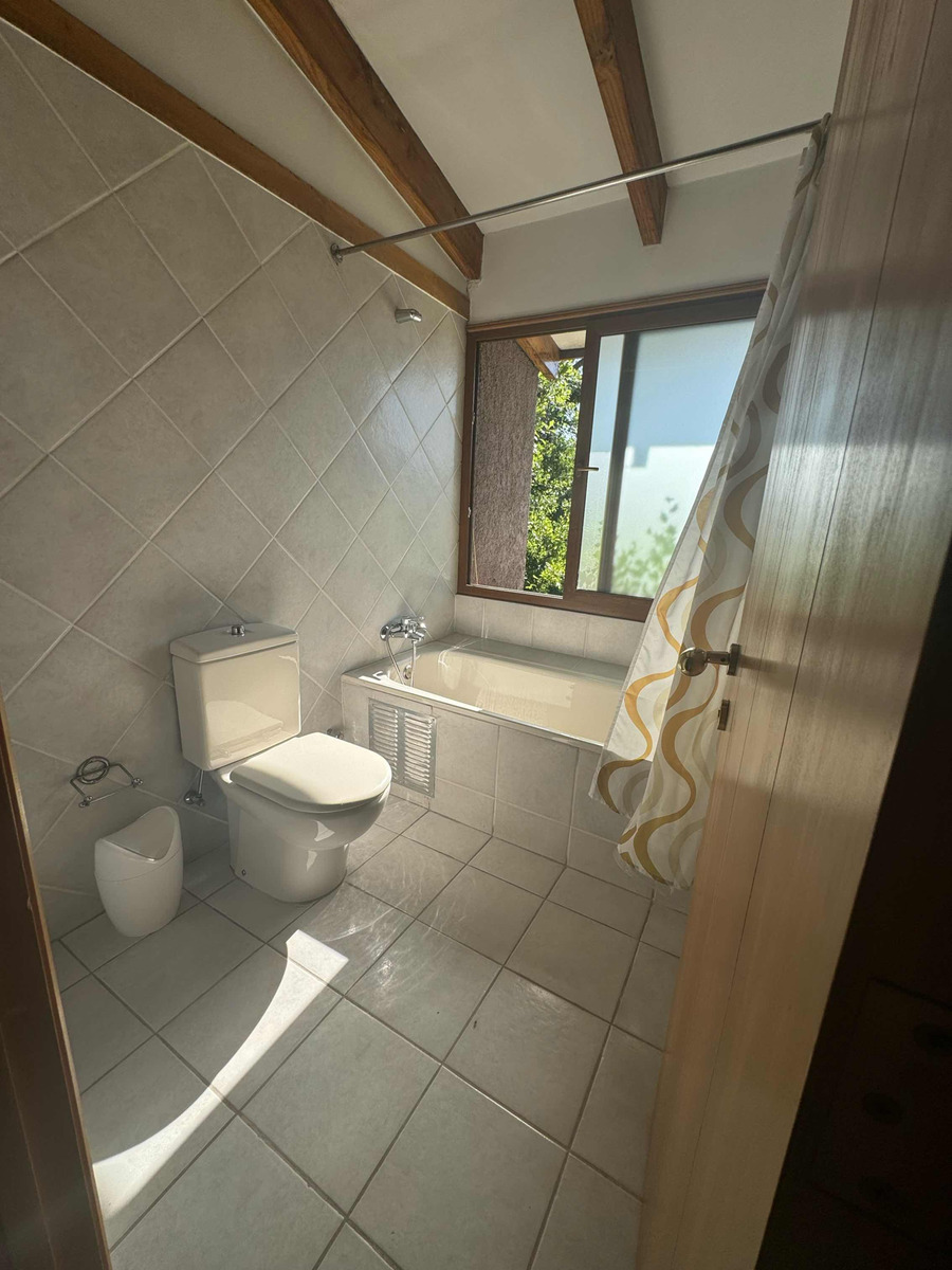 Venta Casa NO 5D 5B 8E 1B Los Dominicos - Las Condes