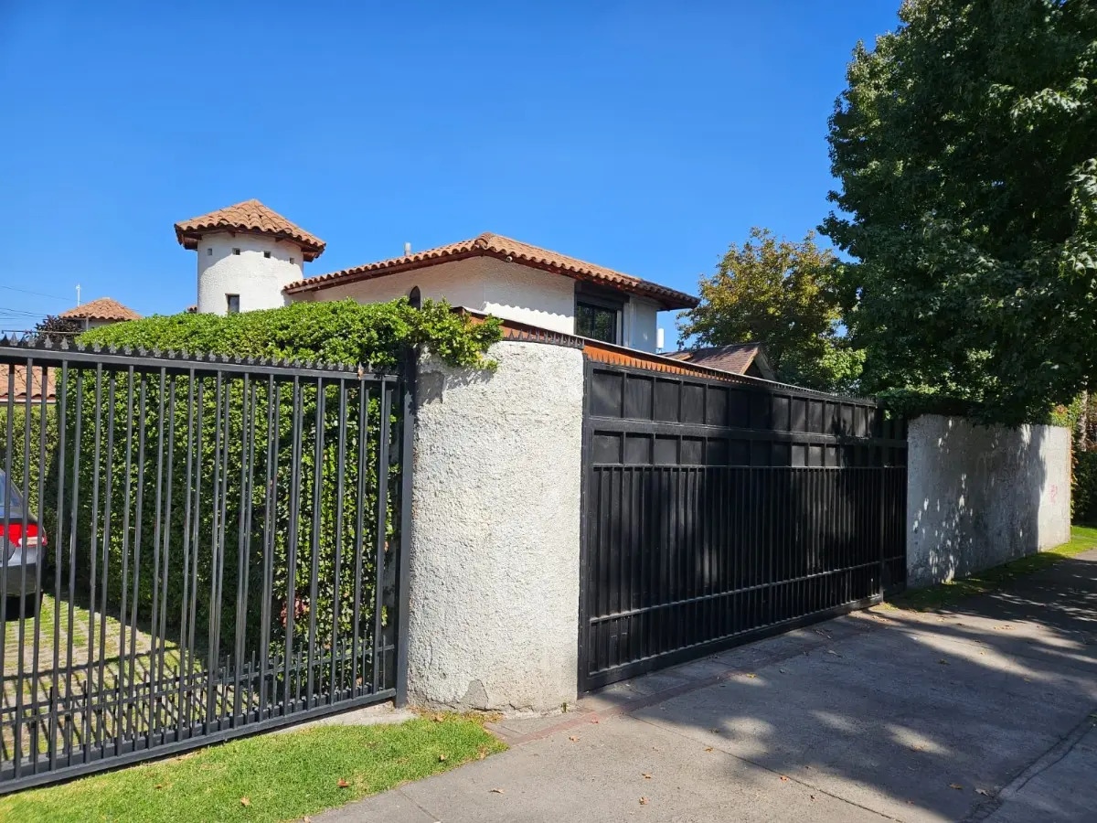 Venta Casa NOSP 4D en suite Walk-in cl&oacute;set 3B 3E Carlos Ossand&oacute;n - La Reina