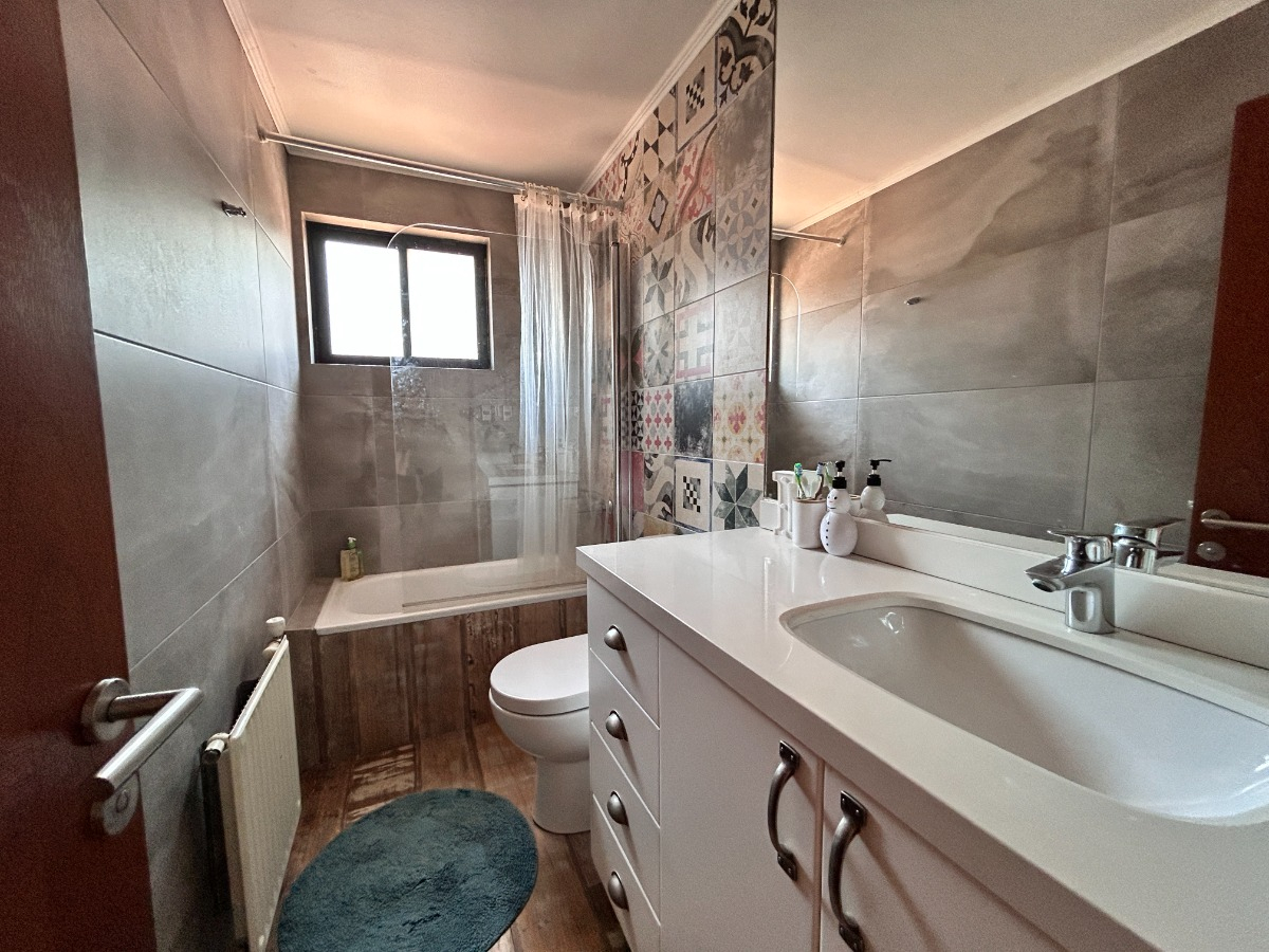 Arriendo Casa NOSP 7D en suite Walk-in cl&oacute;set 5B 3E 1B El Array&aacute;n - Lo Barnechea