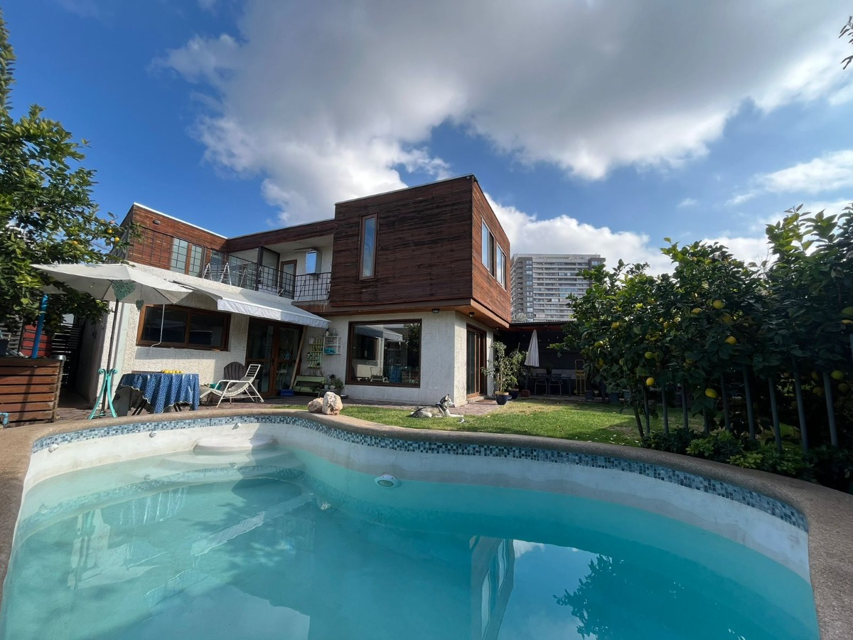 Venta Casa NO 4D en suite 3B 2E 1B Rotonda Atenas - Las Condes