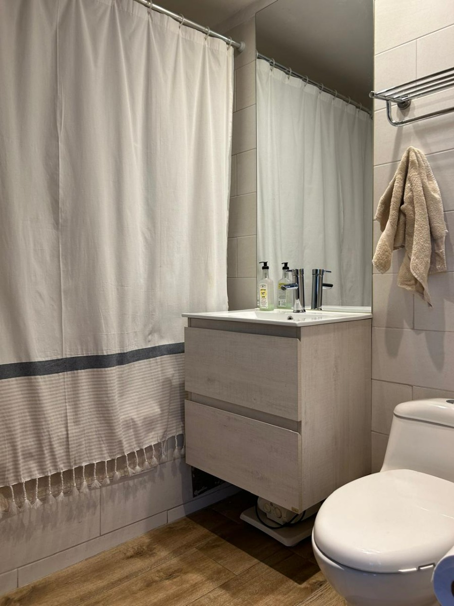 Venta Departamento O 4D en suite Walk-in cl&oacute;set 3B 2E 1B Borde R&iacute;o - Casa Piedra - Vitacura