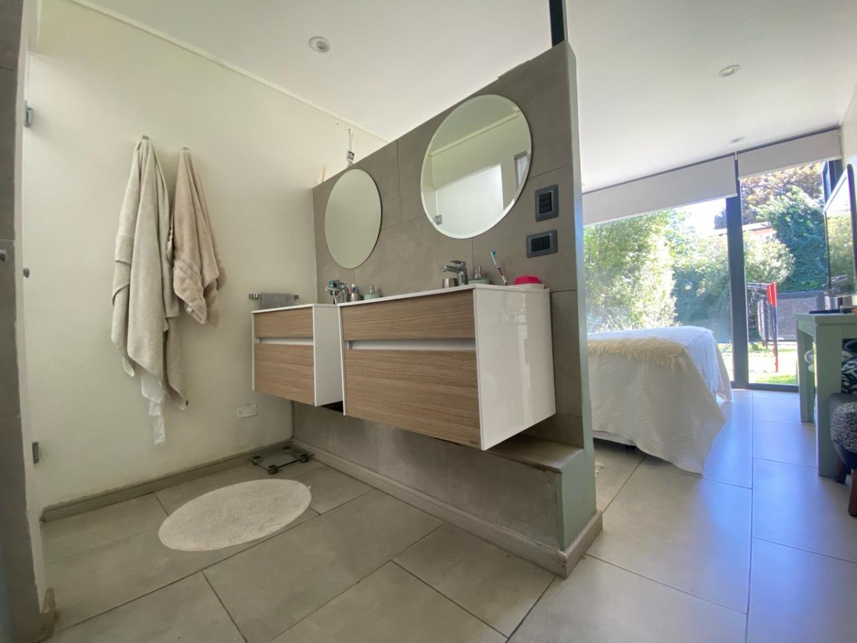 Venta Casa NO 4D en suite Walk-in cl&oacute;set 3B 2E Metro Pr&iacute;ncipe de Gales - Country Club - La Reina