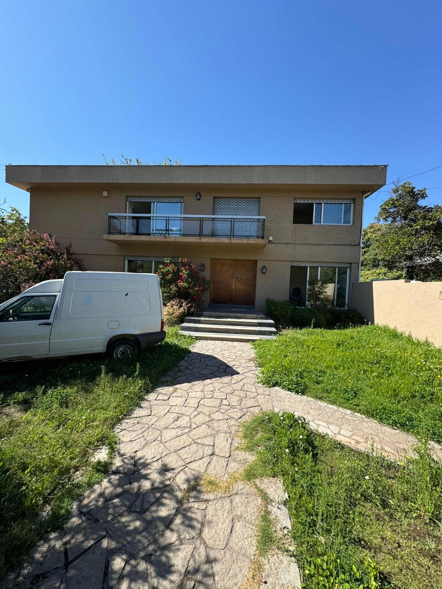 Venta Casa 5D 3B 10E Los Dominicos - Las Condes