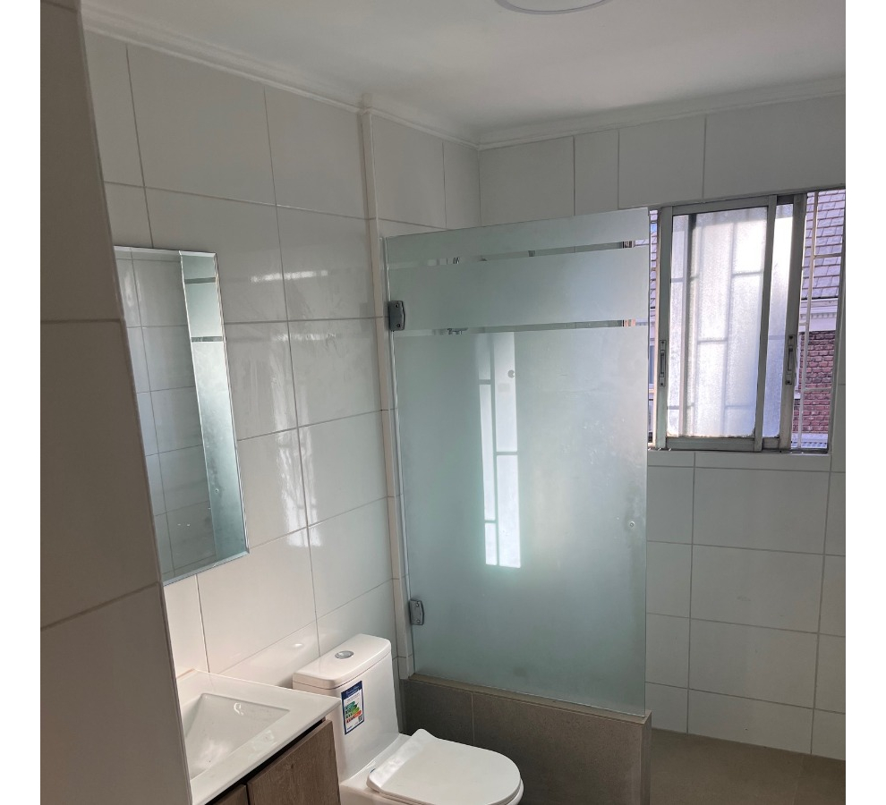 Arriendo Casa NO 3D 2B 1E Metro Escuela Militar - Las Condes