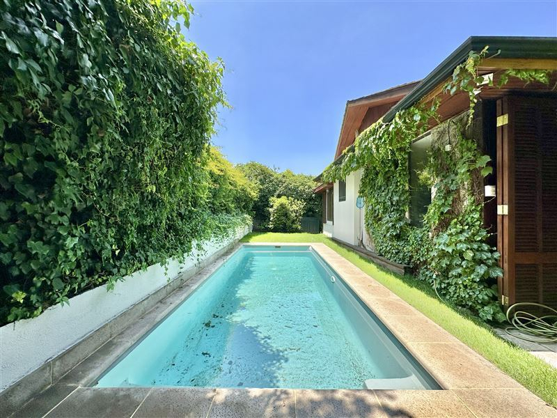 Arriendo Casa NorOriente-Poniente 5D 3B 2E 1B Jard&iacute;n Del Este - Vitacura