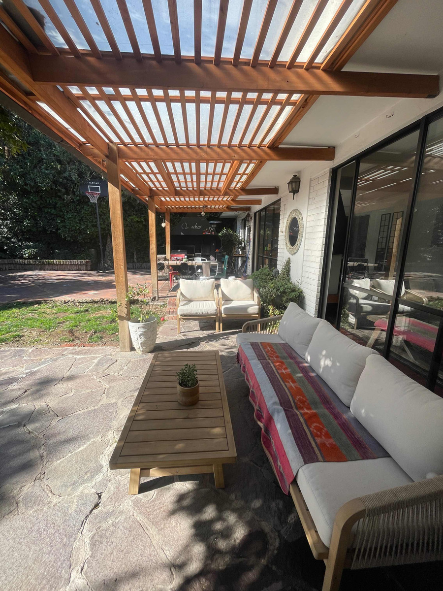 Arriendo Casa 6D 4B 3E 1B Los Dominicos - Las Condes