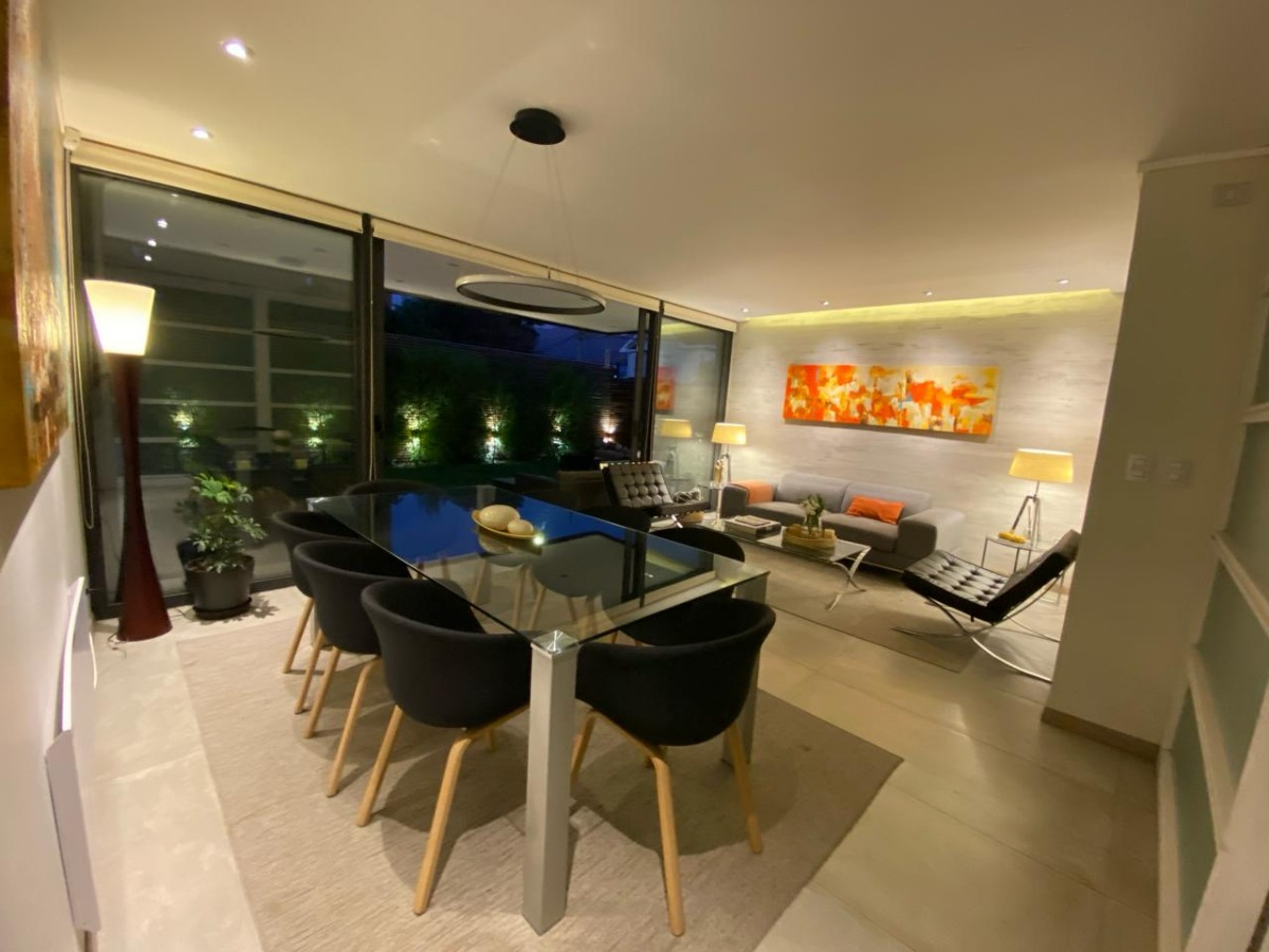 Venta Casa NO 4D en suite Walk-in cl&oacute;set 5B 2E 1B Rotonda Atenas - Las Condes