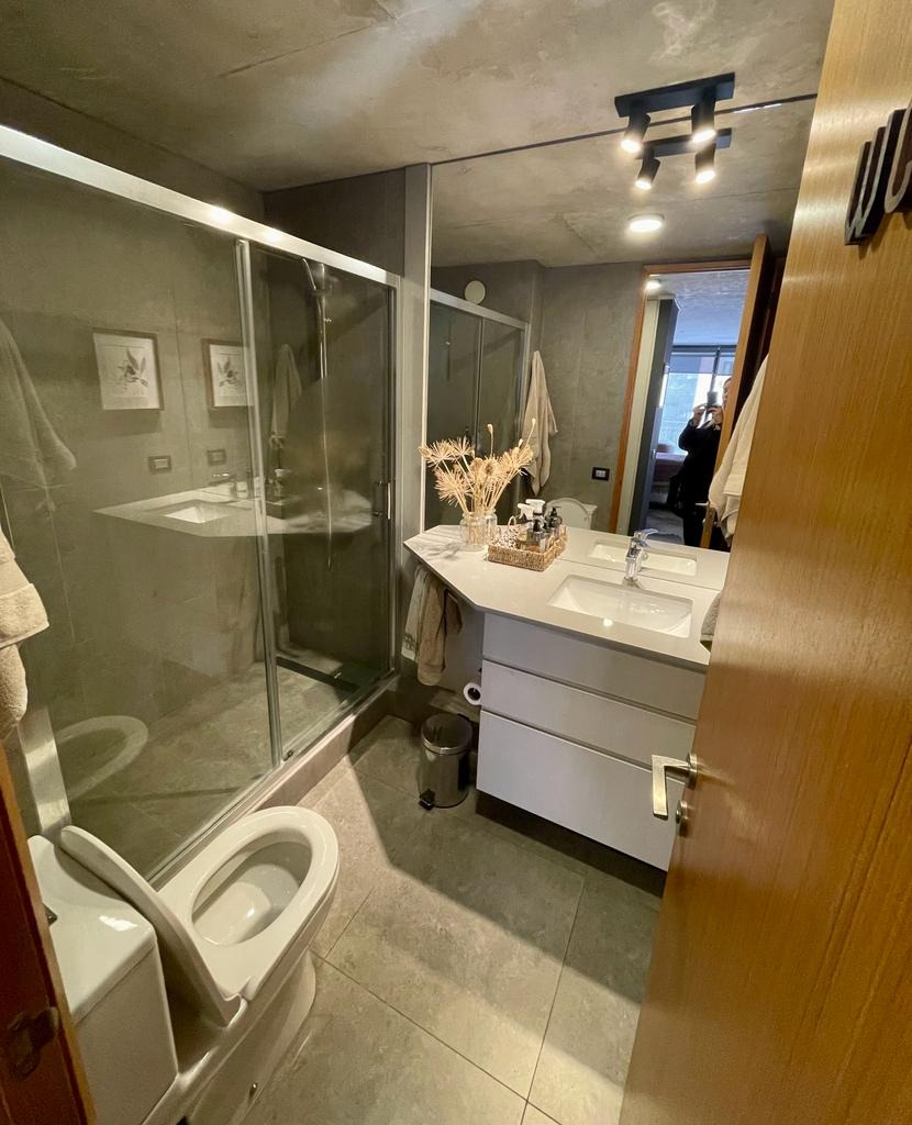 Venta Departamento 2D en suite 2B 2E 1B Metro Escuela Militar - Las Condes