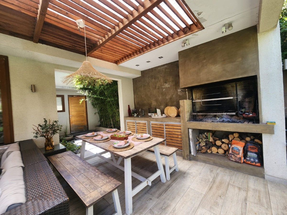 Venta Casa 5D en suite Walk-in cl&oacute;set 4B 3E 1B La Reina Alta - La Reina